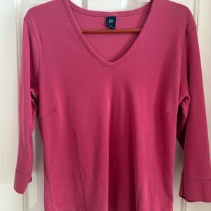 GAP Women's Rose Long Sleeve V-Neck Tee